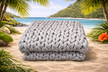 Gravity Hand-woven Blanket